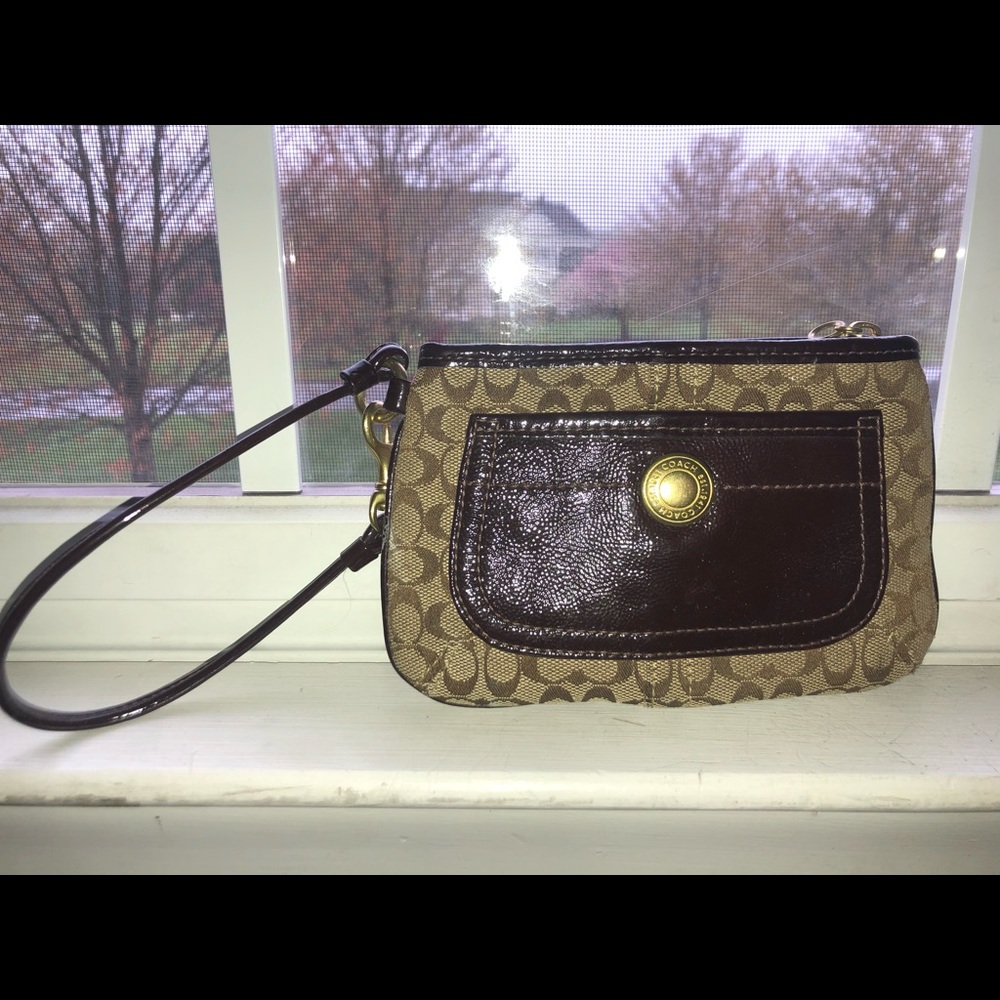 Coach Wristlet: gently used